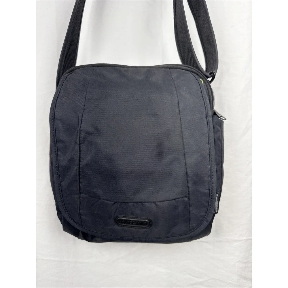 Pacsafe Metrosafe 200 Gii Unisex Messenger Bag Crossbody RFID Black Nylon Travel